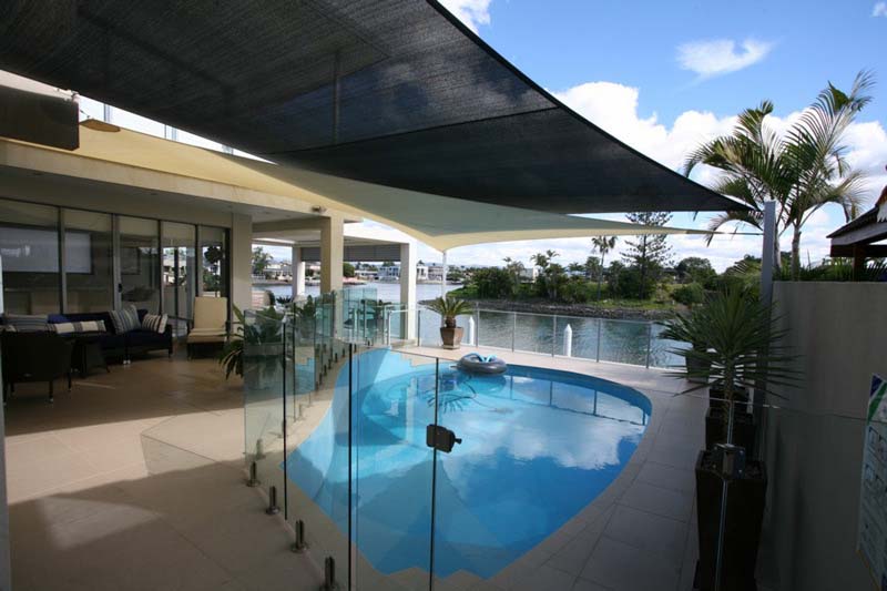beustify the swimming pool areas with shade sails